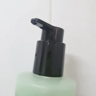 프리마인 메이크업과 들뜨는 각질까지 한방에 깐달걀로! 순하기까지한 셀베이스 그린티클렌저(200ml) — 5점을 준 리뷰어가 2023년 5월 올린 사용 사진
