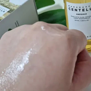 [스킨1004] 마다가스카르 센텔라 앰플 100ml — 5점을 준 리뷰어가 2024년 5월 올린 사용 사진