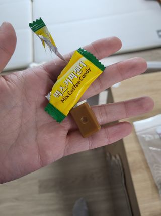 (주) 피치코리아 믹스커피캔디76g x2개입 — 5점을 준 리뷰어가 2022년 11월 올린 사용 사진