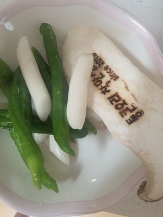 소담스퀘어 상암 통큰오리착한삼겹 1석3조수제양념돼지갈비 — 5점을 준 리뷰어가 2022년 12월 올린 사용 사진