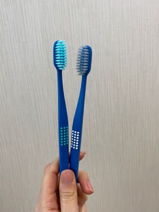 리퀴덴트 오랄케어 온가족용 리퀴덴트 더더 오랄케어 무불소 치약 + 임상시험완료 이중 미세 엠보싱 칫솔 올데이세트 — 5점을 준 리뷰어가 2020년 12월 올린 사용 사진