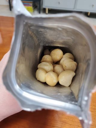 도이퉁 마카다미아 넛 90g  로얄 마카넛 오리지널 쏠트 허니 — 5점을 준 리뷰어가 2021년 3월 올린 사용 사진