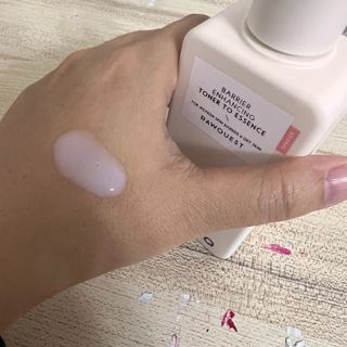 로우퀘스트 베리어 인핸싱 토너투에센스 200ml — 5점을 준 리뷰어가 2023년 10월 올린 사용 사진