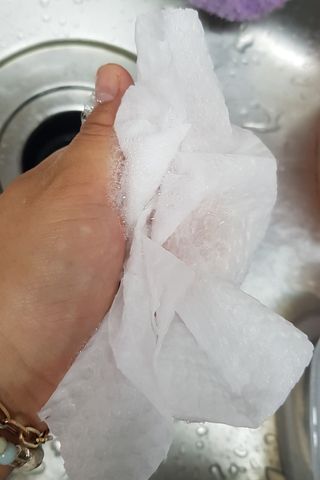 부직포나라 중금속유해물질ZERO 뜯어쓰는 주방 일회용수세미 60매 2매 — 5점을 준 리뷰어가 2022년 9월 올린 사용 사진