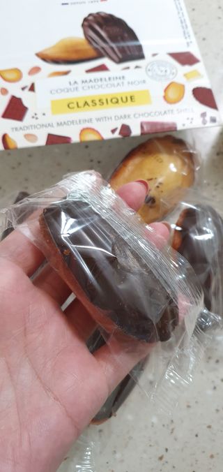 [메종콜리브리] 프랑스 마들렌 메종콜리브리 초콜릿 마들렌 2팩 — 5점을 준 리뷰어가 2021년 12월 올린 사용 사진