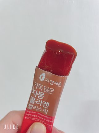 자연에온 핑크 자몽 착즙 100mL 10개입 1BOX +가 득담은 자몽 콜라겐 젤리스틱 1BOX — 4.5점을 준 리뷰어가 2021년 7월 올린 사용 사진