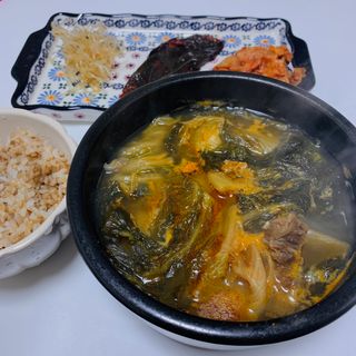 요리반상회 용문해장국 2팩 + 뚝배기 1개 — 4.5점을 준 리뷰어가 2021년 3월 올린 사용 사진