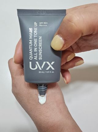 UVX 퀀텀 마스 올인원 톤업 선스크린 — 5점을 준 리뷰어가 2024년 3월 올린 사용 사진