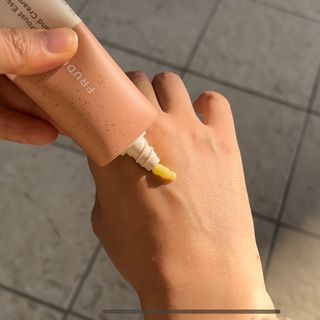 [후르디아] 끈적임 없는 착한성분 비건  핸드크림 3종 — 5점을 준 리뷰어가 2022년 11월 올린 사용 사진