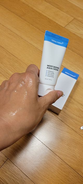 더마포레스트 모이스처라이징 아쿠아크림 / 수분크림 히알루론산 펩타이드 보습 미백 주름개선 — 5점을 준 리뷰어가 2021년 6월 올린 사용 사진