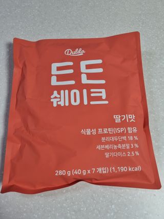 [덜다] 든든 식물성 단백질 쉐이크 40g X 7입 (곡물/딸기) — 5점을 준 리뷰어가 2023년 8월 올린 사용 사진