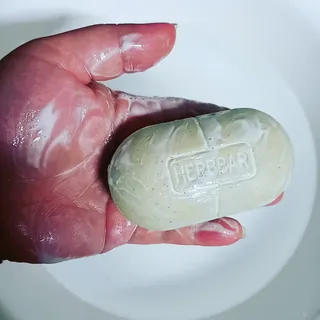 제이제이바이오 허브마사지바 올인원 알약비누 — 5점을 준 리뷰어가 2022년 5월 올린 사용 사진