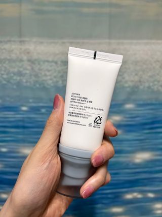 [스킨1004] 마다가스카르 센텔라 히알루-시카 워터핏 선세럼 50ml — 5점을 준 리뷰어가 2024년 5월 올린 사용 사진