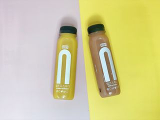 BLENDY'S 핑크 스무디+블론디 스무디 — 3.5점을 준 리뷰어가 2021년 12월 올린 사용 사진