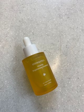 체르엠 스템앤셀 비타민 브라이트닝 에센스 30ml 1개 — 5점을 준 리뷰어가 2021년 12월 올린 사용 사진