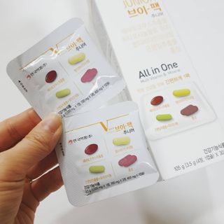 [안국약품] 브이팩 올인원 멀티바타민 주니어용 — 5점을 준 리뷰어가 2021년 3월 올린 사용 사진