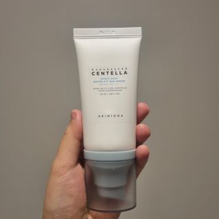[스킨1004] 마다가스카르 센텔라 히알루-시카 워터핏 선세럼 50ml — 5점을 준 리뷰어가 2024년 5월 올린 사용 사진