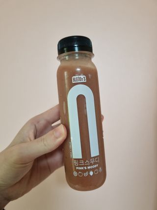 BLENDY'S 핑크 스무디+블론디 스무디 — 5점을 준 리뷰어가 2021년 10월 올린 사용 사진