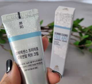 조아산코스메틱 승비 에센스 프리아포 오리엔탈 허브 크림 + 승비 에센스 프리아포 오리엔탈 허브 스킨 SET — 5점을 준 리뷰어가 2021년 11월 올린 사용 사진