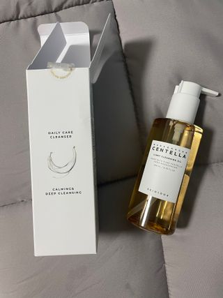 스킨1004 [SKIN1004] 마다가스카르 센텔라 라이트 클렌징 오일 200ml — 5점을 준 리뷰어가 2024년 7월 올린 사용 사진