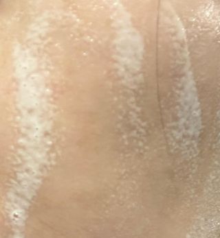 프리마인 메이크업과 들뜨는 각질까지 한방에 깐달걀로! 순하기까지한 셀베이스 그린티클렌저(200ml) — 5점을 준 리뷰어가 2023년 3월 올린 사용 사진