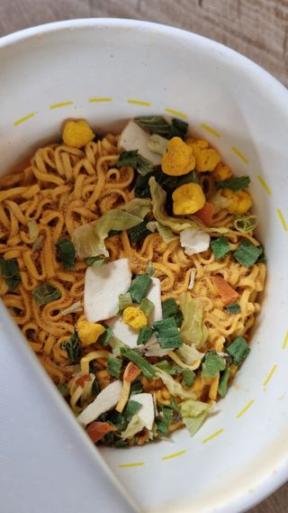NISSIN 닛신 컵누들  4종 - 씨푸드오리지날, 씨푸드 스파이시, 씨푸드 커리, 씨푸드 XO소스 — 5점을 준 리뷰어가 2022년 12월 올린 사용 사진
