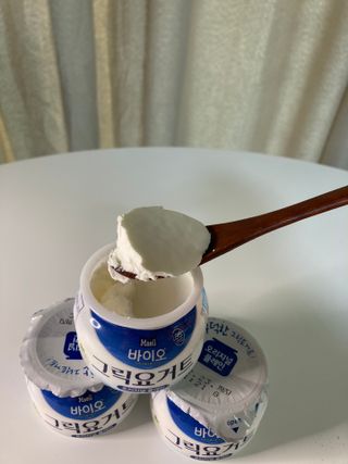 매일바이오 그릭요거트 오리지널 플레인 4개, 로스터리 커피믹스 4개 — 4점을 준 리뷰어가 2021년 12월 올린 사용 사진