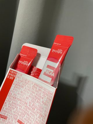 [인디닥터] 타이탄 BCAA 프로틴 젤리스틱 — 5점을 준 리뷰어가 2022년 5월 올린 사용 사진