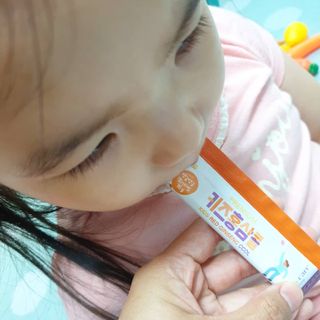 베거스코리아 [콜리케어] 키즈 홍삼콜리 딸기맛 14포 — 5점을 준 리뷰어가 2021년 5월 올린 사용 사진