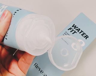 나우 [리브엠]피부 속부터 겹겹이, 촘촘하게! 워터핏8중 수분착붙 크림 — 5점을 준 리뷰어가 2025년 5월 올린 사용 사진
