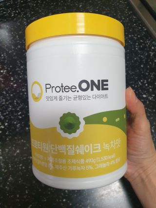 프로티원 단백질쉐이크 녹차맛 2주분 1통+보틀 — 5점을 준 리뷰어가 2021년 4월 올린 사용 사진