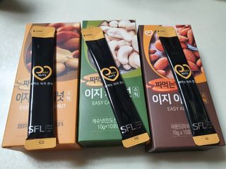 짜먹는 이지견과 짜먹는 이지아몬드, 짜먹는 이지허니피넛, 짜먹는 이지캐슈넛 각 10g X  10포 — 5점을 준 리뷰어가 2021년 2월 올린 사용 사진