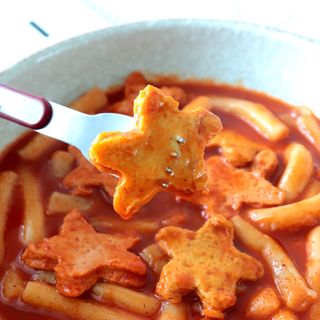 빨간키트 떡볶이 밀키트 2~3인분 매운맛 국물 떡볶이 만들기 쉬운 황금 레시피 분말 소스로 간편한 요리 — 5점을 준 리뷰어가 2021년 8월 올린 사용 사진