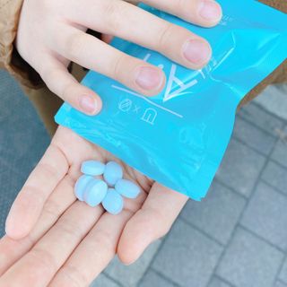 입 냄새 완화에 도움을 주는 에티켓 캔디 앳캔디 스트롱민트 — 5점을 준 리뷰어가 2021년 2월 올린 사용 사진