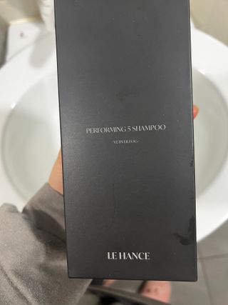 르핸스 퍼포밍 5 샴푸 비반트 포렛/베티버 포그 — 5점을 준 리뷰어가 2023년 2월 올린 사용 사진