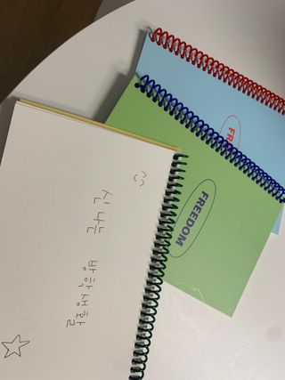 리훈 언제든지 필요한 기본 아이템 아무노트 4권세트+저점도펜[색상랜덤배송] — 5점을 준 리뷰어가 2021년 6월 올린 사용 사진