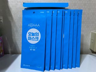 [심폐소생소] KF94 오늘의 마스크 대형 — 5점을 준 리뷰어가 2021년 11월 올린 사용 사진