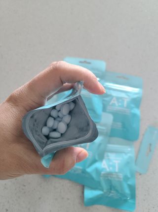 입 냄새 완화에 도움을 주는 에티켓 캔디 앳캔디 스트롱민트 — 4점을 준 리뷰어가 2021년 1월 올린 사용 사진