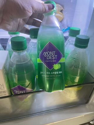 몽베스트 Montbest with Sparkling water Lime20병 — 4.5점을 준 리뷰어가 2022년 6월 올린 사용 사진