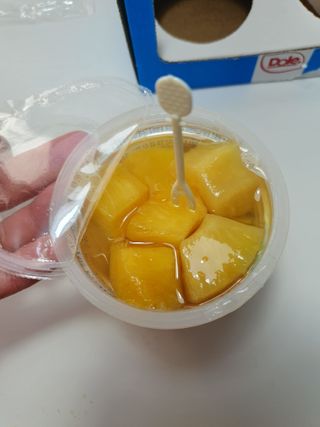 돌 MF[Dole] 파인애플컵/망고컵/복숭아컵 198g 6입X1박스 (맛 1가지 랜덤 발송) — 5점을 준 리뷰어가 2024년 5월 올린 사용 사진