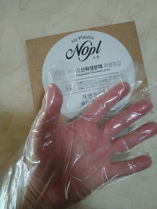 노플(NOPL) 노플 친환경 바이오 산화 생분해  항균 일회용 위생 비닐장갑 100매 + 지퍼백 소형, 대형 — 5점을 준 리뷰어가 2021년 10월 올린 사용 사진