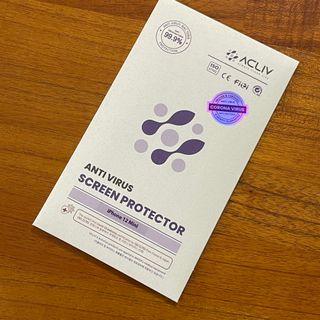 아클리브 Eco 항균 항바이러스 액정 보호필름(iPhone) — 4점을 준 리뷰어가 2022년 8월 올린 사용 사진