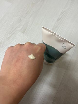 [후르디아] 올리브영 저자극 비건바디로션 — 3점을 준 리뷰어가 2023년 1월 올린 사용 사진