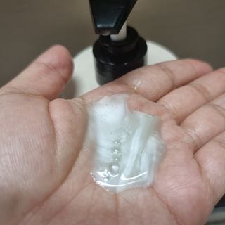프리마인 더이상 뻣뻣하고 효과없는 탈모샴푸는 NO. 근본부터 케어하는 셀베이스 그린티샴푸(500ml) — 5점을 준 리뷰어가 2023년 4월 올린 사용 사진