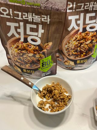 맛있게 먹어도 당 1g 대, 오!그래놀라 저당 통보리 — 5점을 준 리뷰어가 2025년 1월 올린 사용 사진