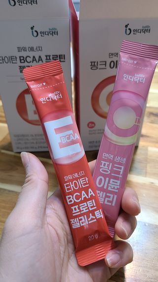 인디닥터 면역 생생 핑크 이뮨 젤리 + 타이탄 BCAA 프로틴 젤리스틱 — 5점을 준 리뷰어가 2022년 4월 올린 사용 사진