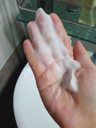 헤어플러스 콴디 아침세안제 폼클렌징 퓨어 어니스티 모닝클렌저 — 4.5점을 준 리뷰어가 2021년 3월 올린 사용 사진