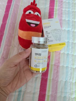 작심연구소 구취제거+충치예방+치아화이트닝 마법의 캔디 덴티팝3종(맛 랜덤 발송) — 5점을 준 리뷰어가 2022년 5월 올린 사용 사진