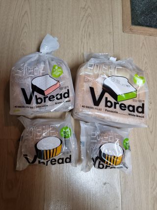 롯데제과 Vbread 포카치아식빵1개 + 미니식빵 1개 + 머핀 2개 세트 — 4점을 준 리뷰어가 2021년 9월 올린 사용 사진