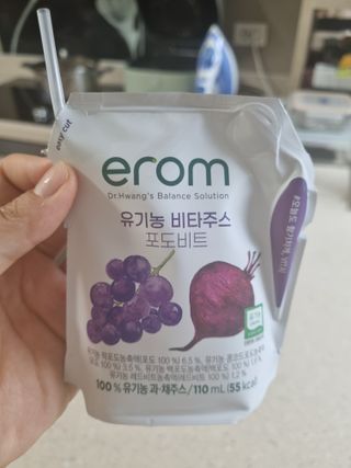 [이롬] 유기농 비타주스 포도비트 110mL x 24입 — 5점을 준 리뷰어가 2022년 7월 올린 사용 사진